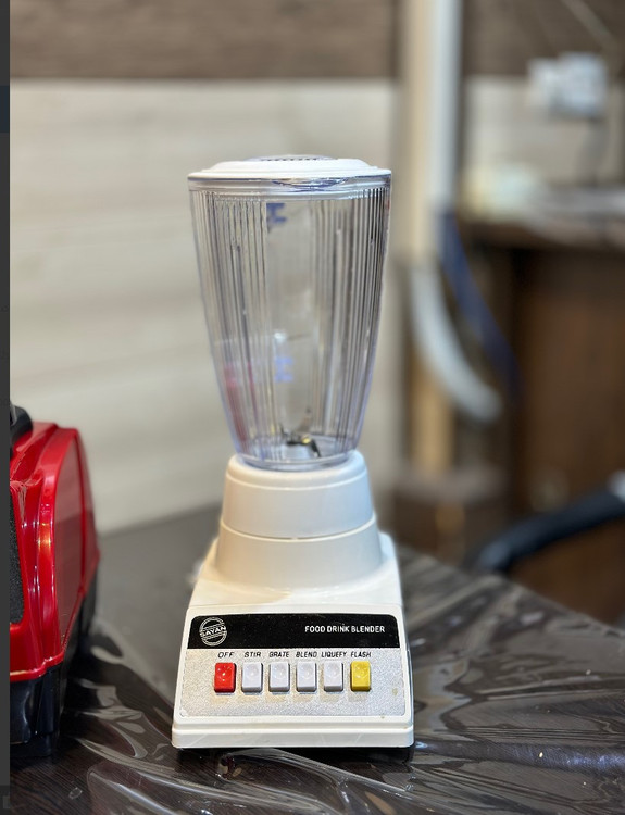 نمای جلویی مخلوط کن مقاوم و محکم سایان مدل 850 طلقی